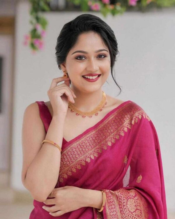 MF 1900 Soft Lichi Silk Saree