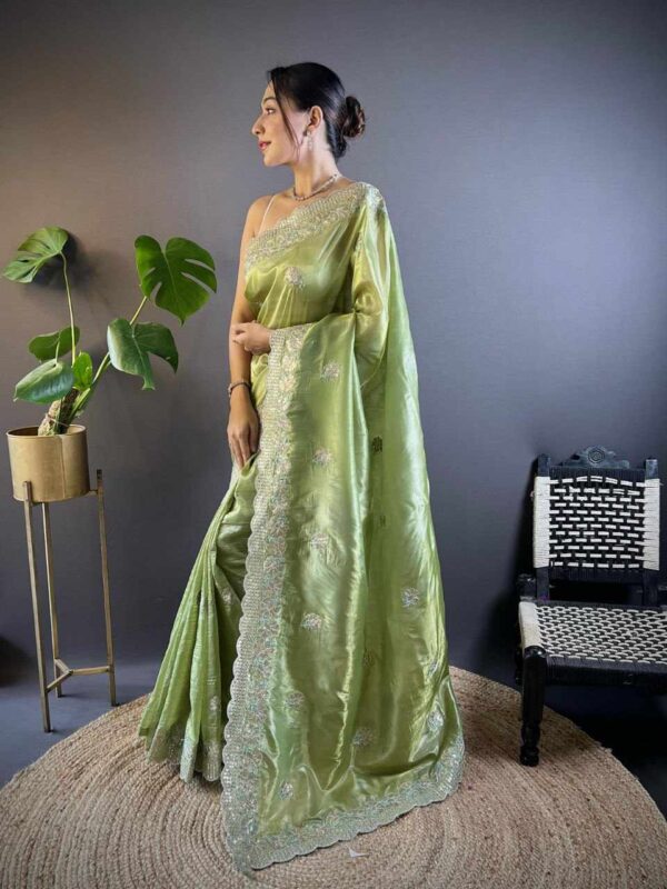 💚 RC 5084 Green Gold Crunchy Designer Saree